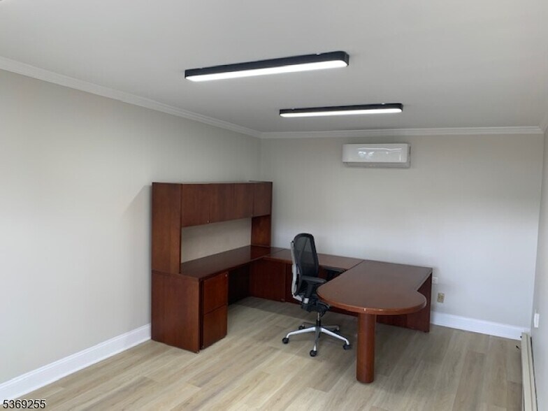 More Photos Of 58 N Bridge St, Somerville Office For Sale