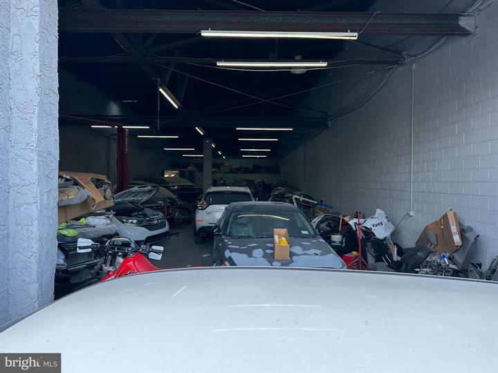 More Photos Of 2929-69 B St, Philadelphia Warehouse For Sale