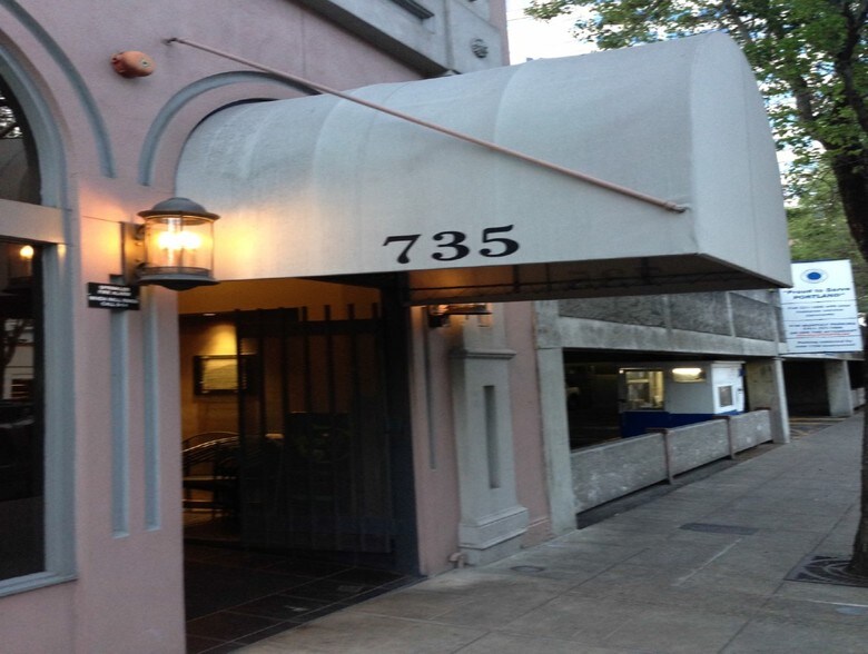 More Photos Of 101 SW Yamhill Street, Portland Office For Lease