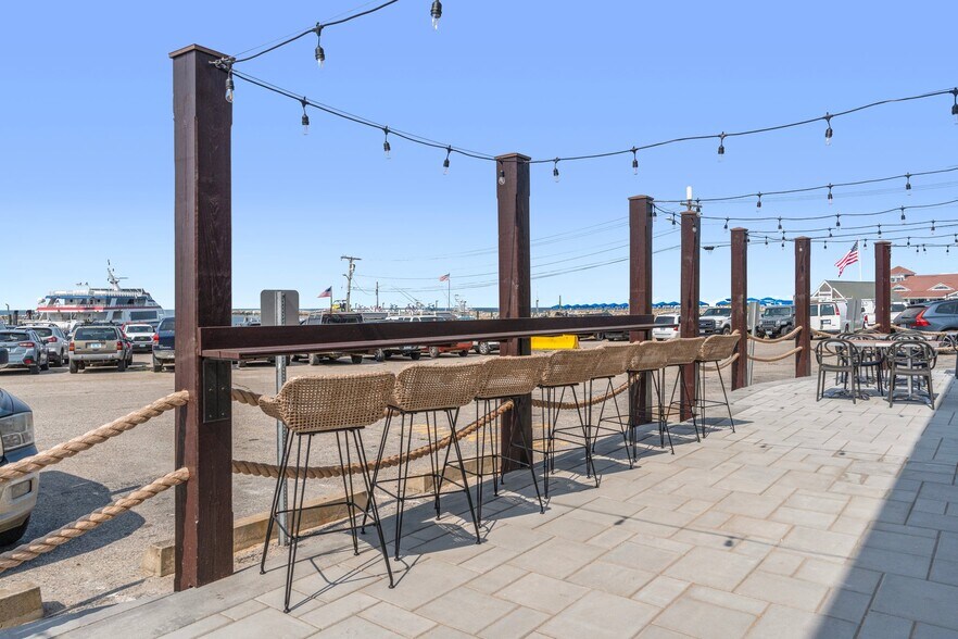 More Photos Of 212 Water St, Block Island Storefront For Sale