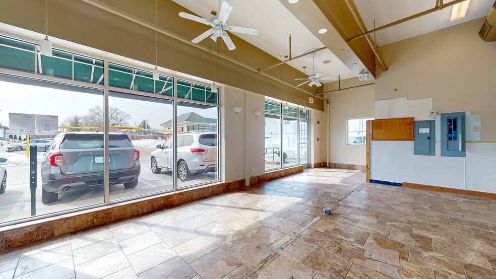 More Photos Of 70 Hebron Ave, Glastonbury Freestanding For Lease