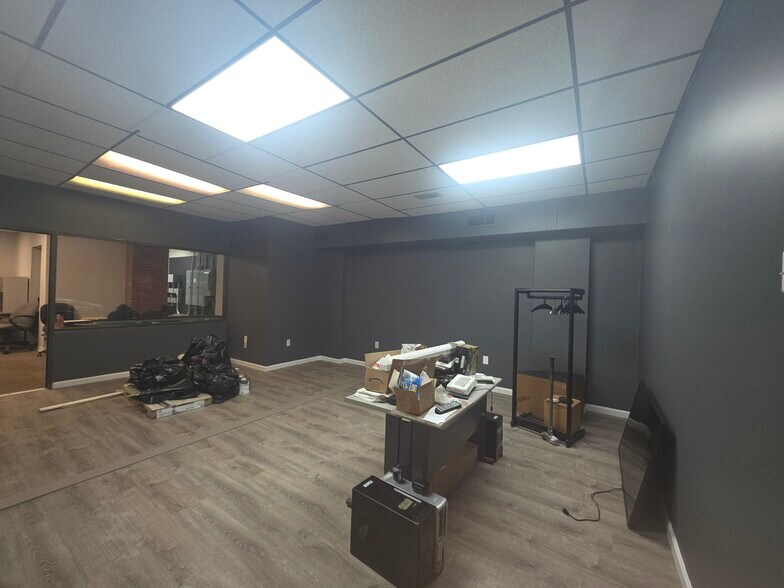 More Photos Of 413-417 Frelinghuysen Ave, Newark Light Distribution For Sale