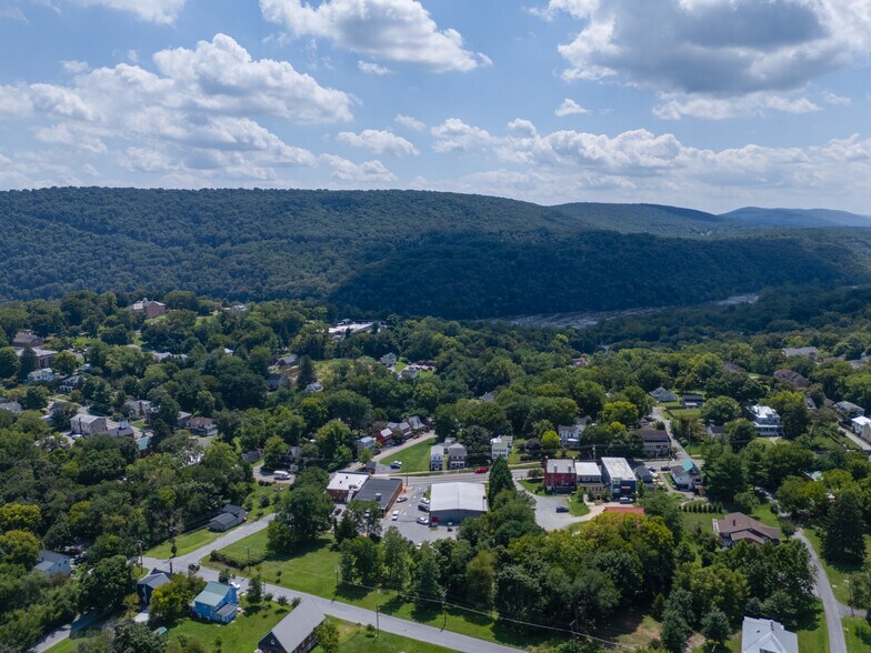 More Photos Of 1053 Washington St, Harpers Ferry Hospitality For Sale