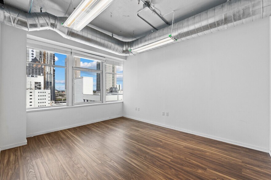 More Photos Of 14 NE 1st Ave, Miami Office For Sale