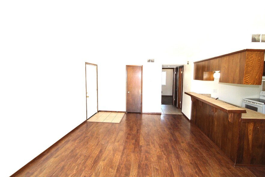 More Photos Of 1311 Glen Oaks Ct, Norman Apartments For Sale