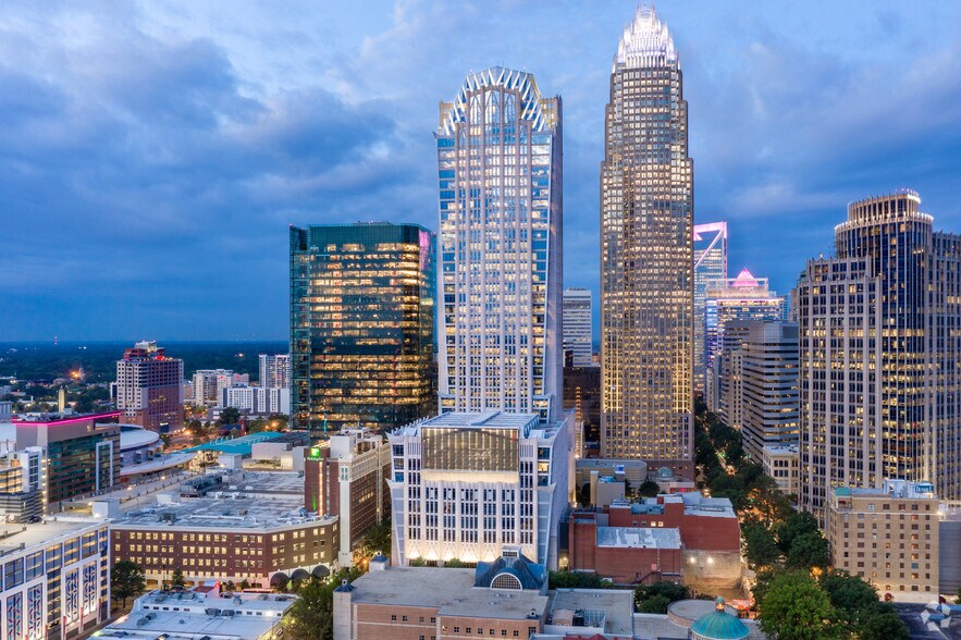 More Photos Of 214 N Tryon St, Charlotte Office For Lease