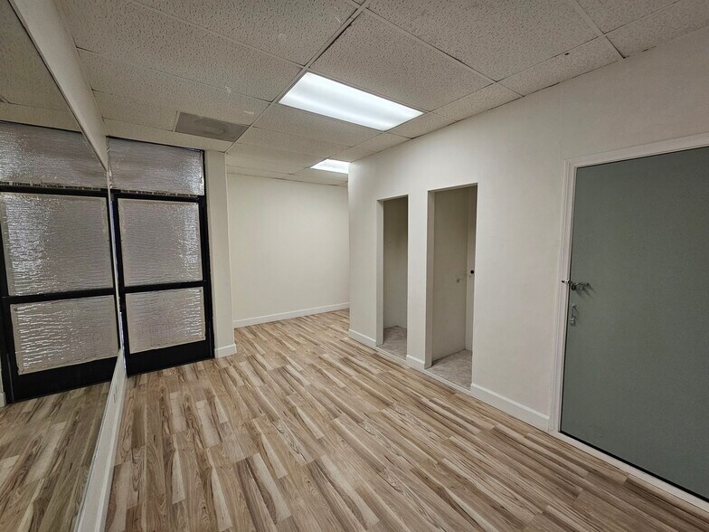 More Photos Of 1215 Linda Vista Dr, San Marcos Manufacturing For Lease