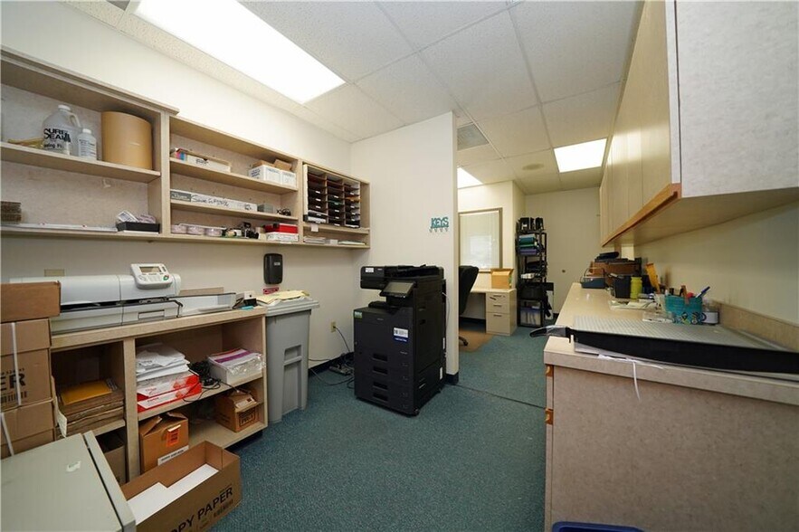 More Photos Of 226 Colonial Dr, Horseheads Office For Sale
