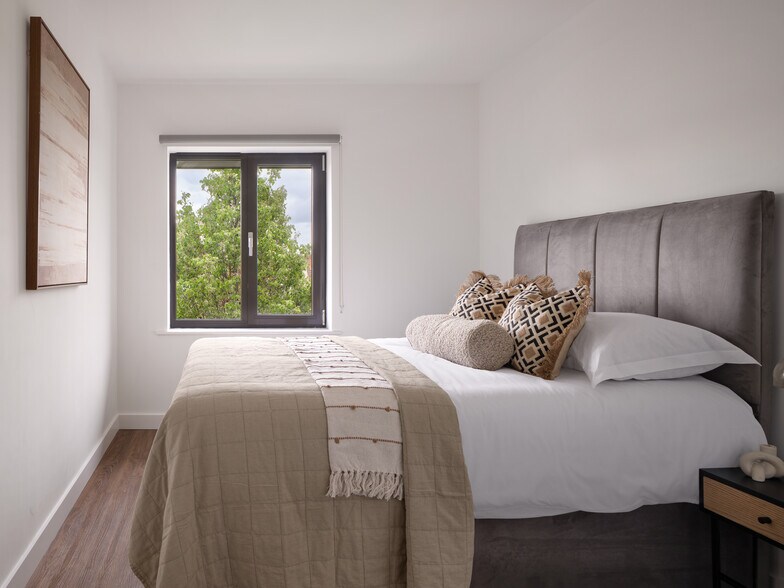 More Photos Of 12 Bryant St, London Apartments For Sale