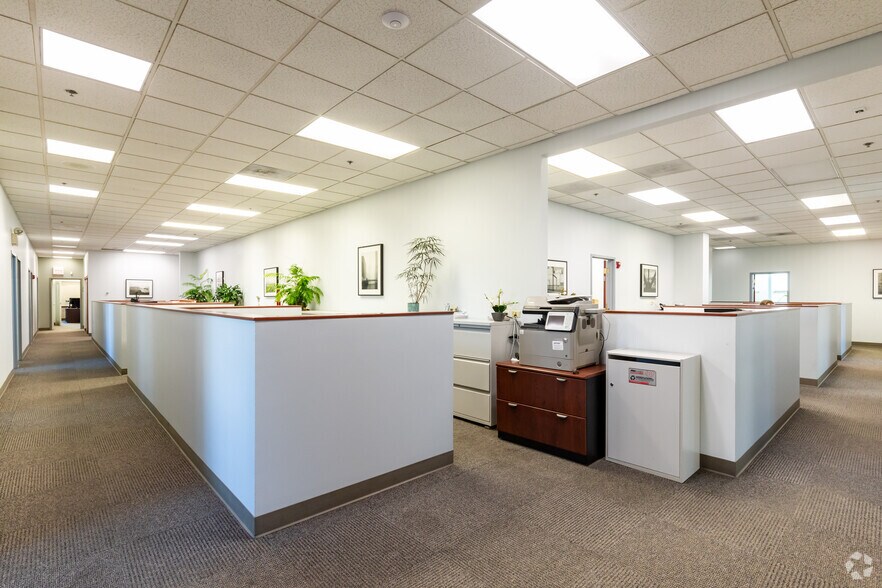 More Photos Of 17475 Jovanna Dr, Homewood Medical For Lease