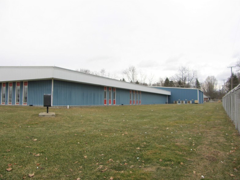 More Photos Of 2112 Industrial Dr, Niles Manufacturing For Sale