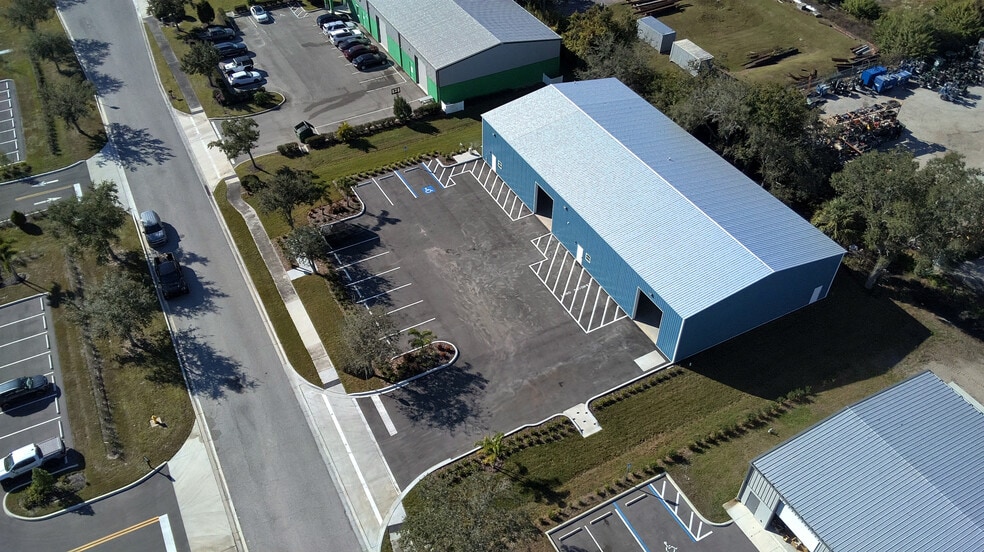 More Photos Of 6730 28th Street Cir E, Sarasota Warehouse For Sale