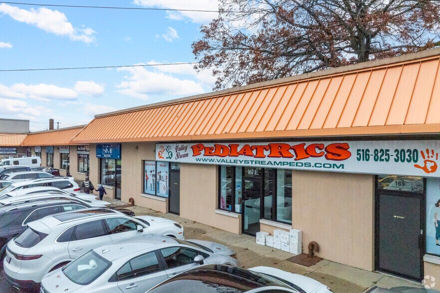 More Photos Of 131-169 E Merrick Rd, Valley Stream Storefront For Sale