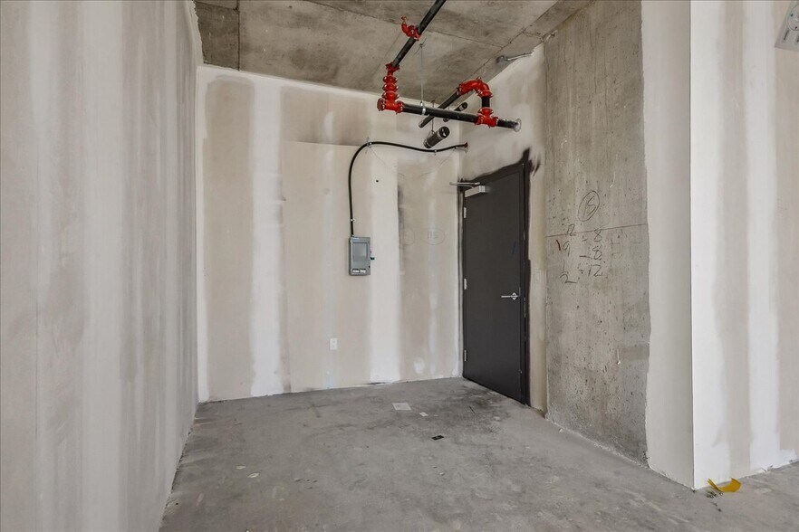 More Photos Of 600 Dixon Rd, Toronto Hotel For Sale