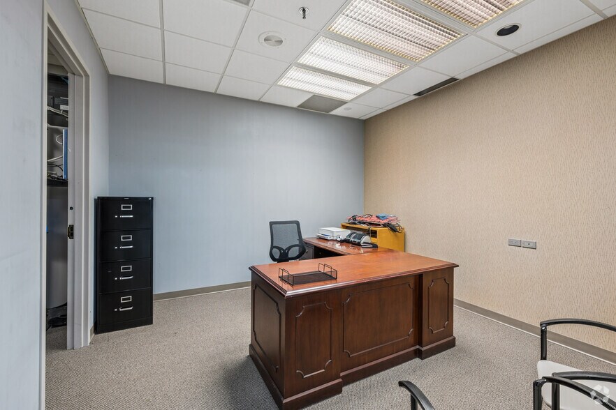 More Photos Of 300 Walnut St, Des Moines Apartments For Sale
