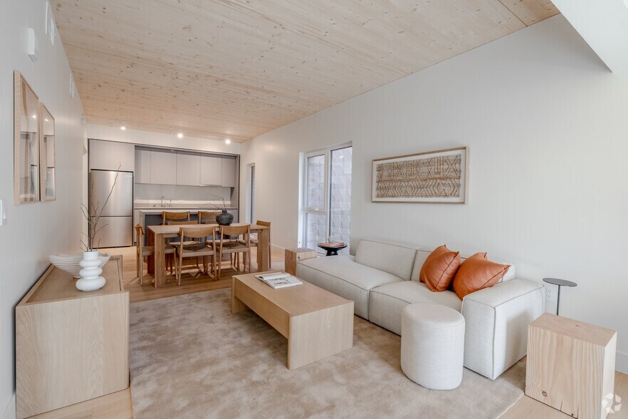 More Photos Of 517 W Main St, Madison Apartments For Lease