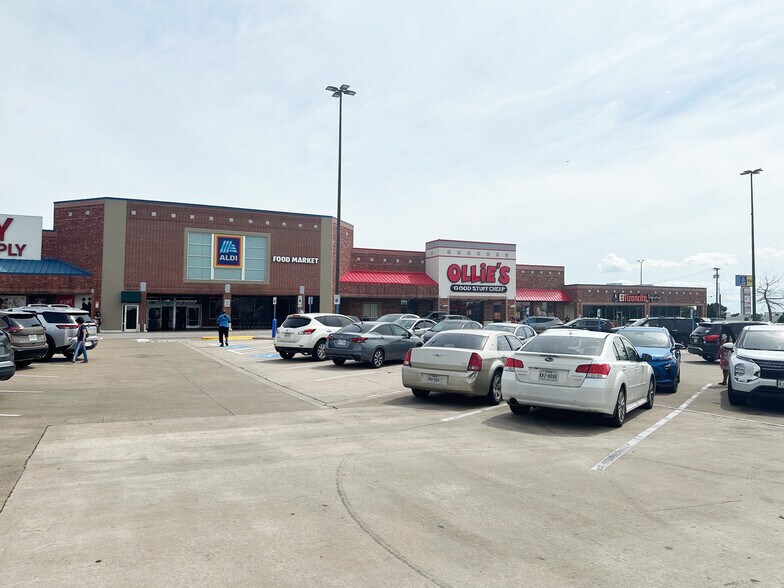 More Photos Of 3628-3636 Frankford Rd, Dallas Unknown For Lease
