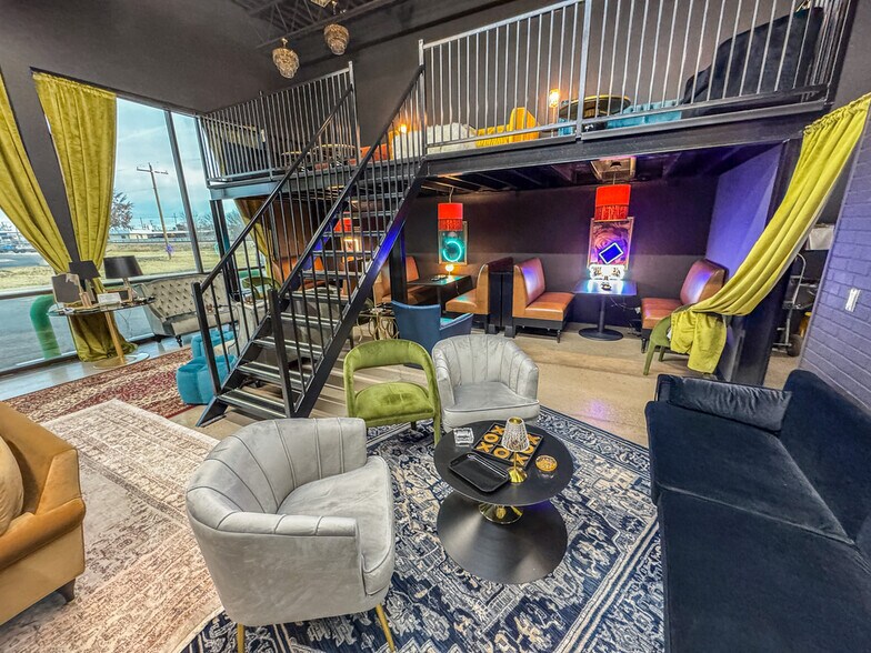 More Photos Of 1912 N Grimes St, Hobbs Flex For Sale