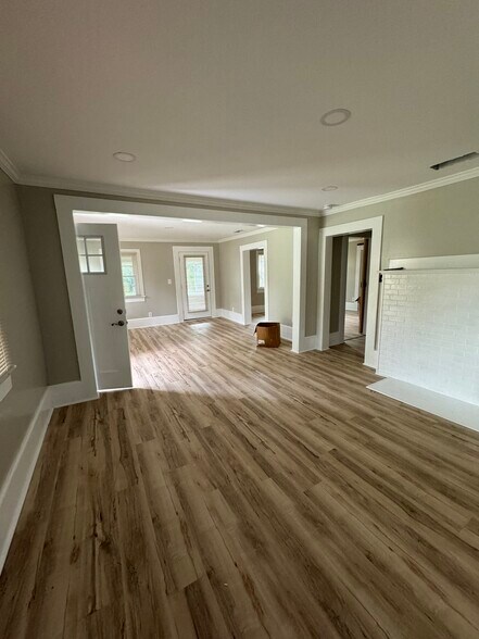 More Photos Of 5755 Stonewall Tell Rd, Atlanta Office For Sale