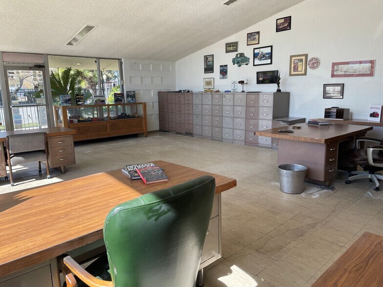 More Photos Of 645 N D St, San Bernardino Auto Dealership For Lease
