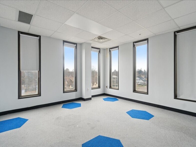 More Photos Of 1100 W Saginaw St, Lansing Medical For Sale