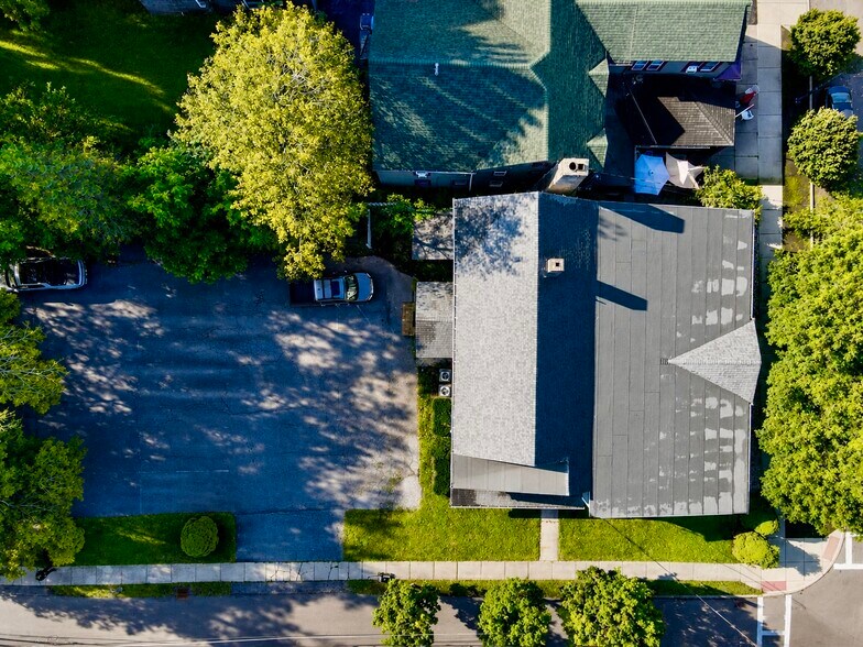 More Photos Of 210 Brooklea Dr, Fayetteville Freestanding For Sale