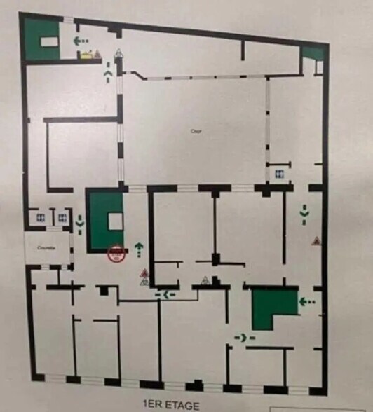 More Photos Of 9 Rue De Vézelay, Paris Office For Sale