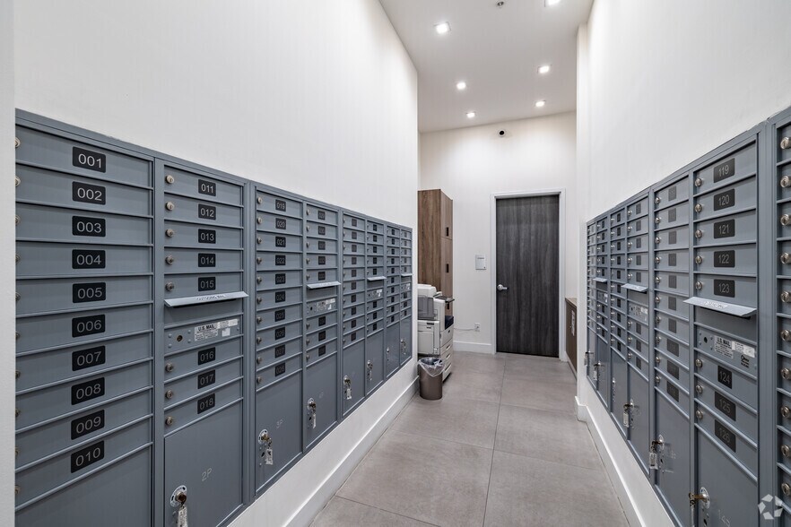 More Photos Of 800 SE 4th Ave, Hallandale Beach Office For Lease