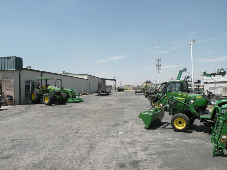 More Photos Of 45223 23rd St W, Lancaster Auto Dealership For Sale