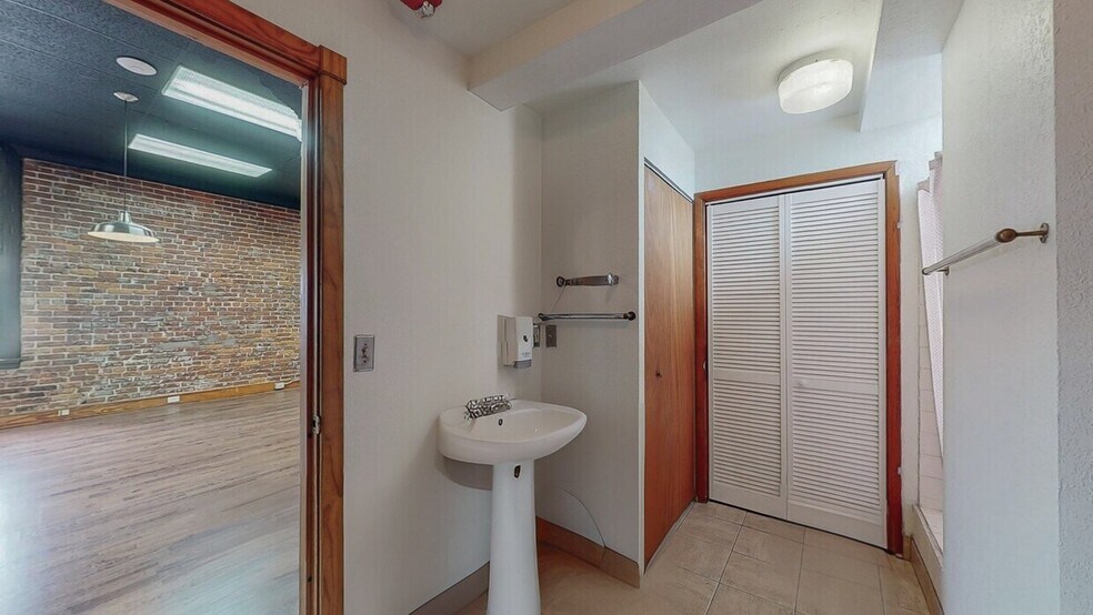 More Photos Of 306 E Tyler St, Tampa Medical For Lease