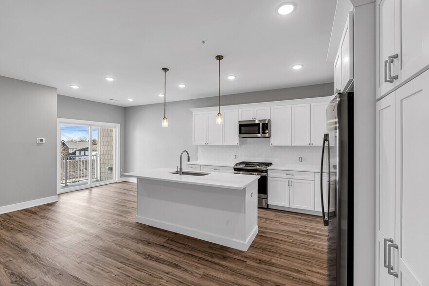 More Photos Of 33 Union Ave, Manasquan Apartments For Sale