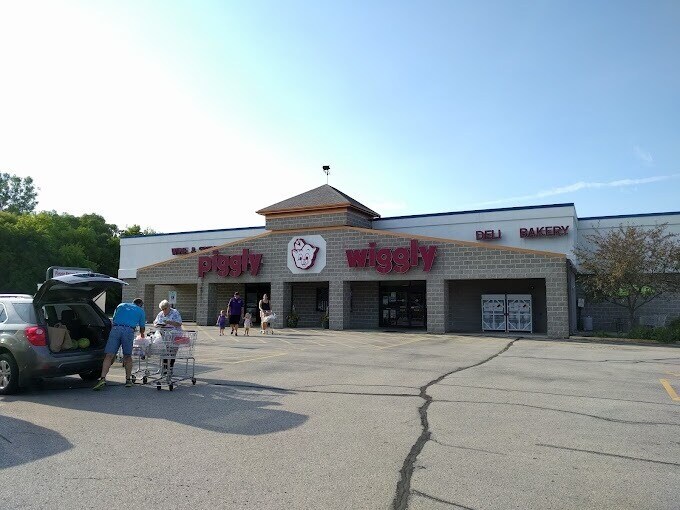 Primary Photo Of 80 E Park Ave, Kiel General Retail For Sale
