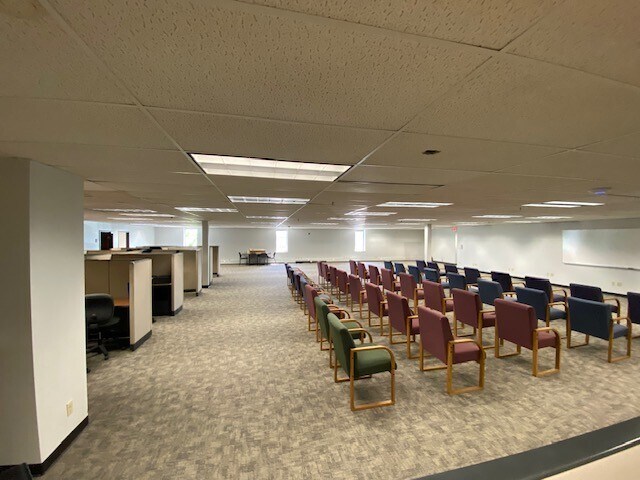 More Photos Of 1711 Scheuring Rd, De Pere Manufacturing For Lease