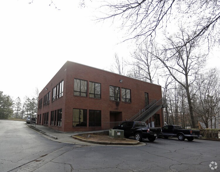 More Photos Of 6185 Crooked Creek Rd, Peachtree Corners Office For Lease