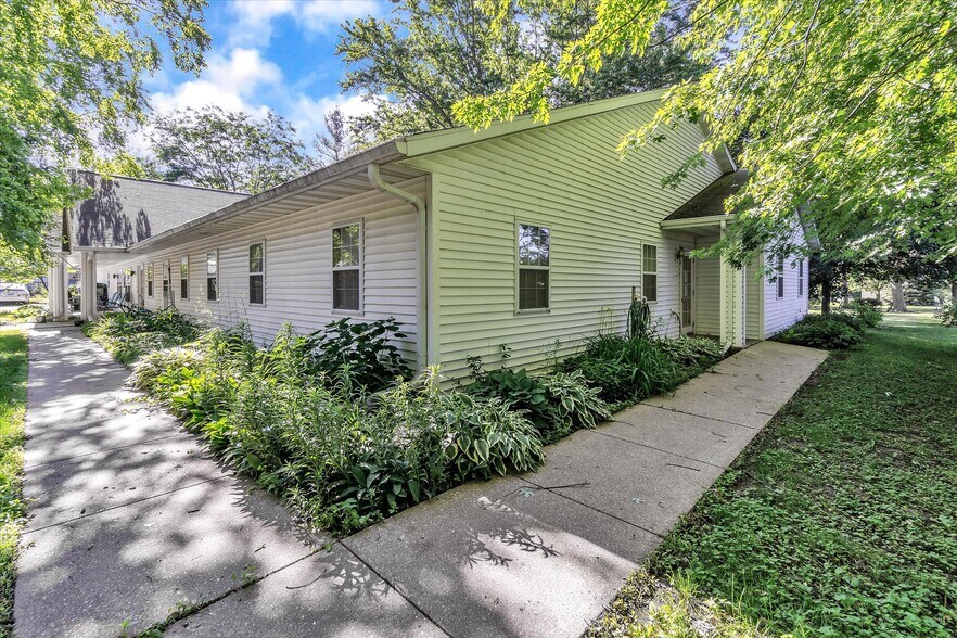 More Photos Of 121 S 5th St, Evansville Assisted Living For Sale