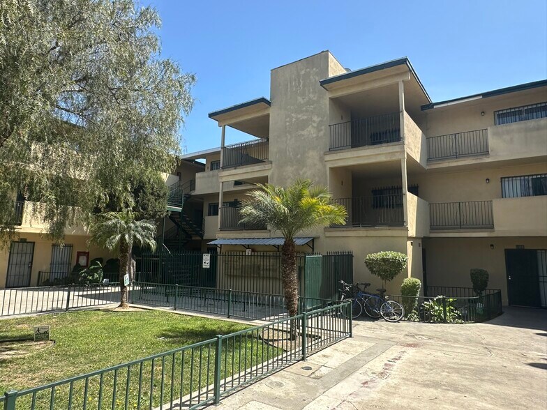 More Photos Of 3130 Euclid Ave, Lynwood Apartments For Sale