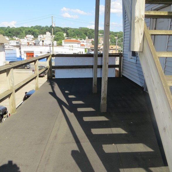 More Photos Of 5 Montague St, Yonkers Office For Lease