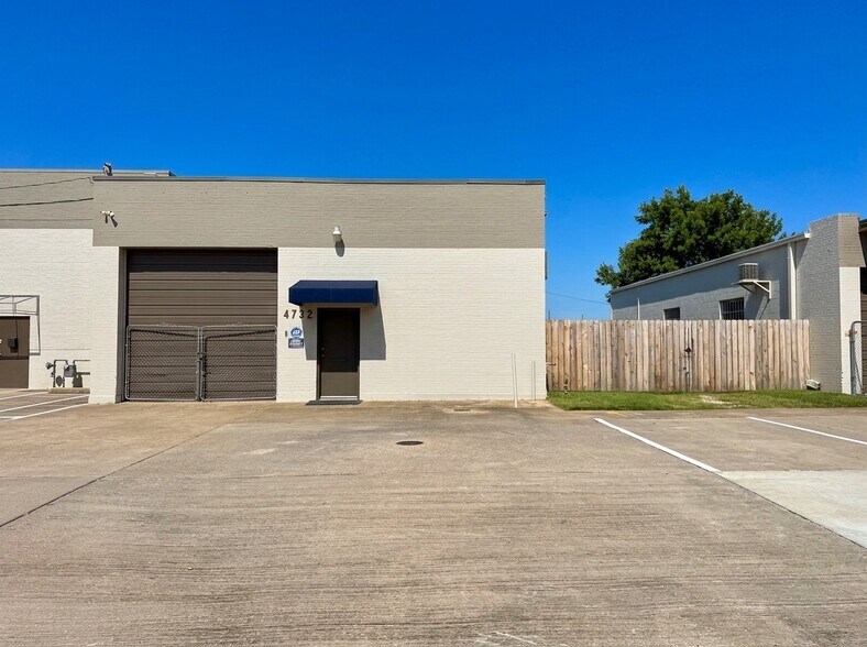 More Photos Of 4732 Iberia Ave, Dallas Warehouse For Sale