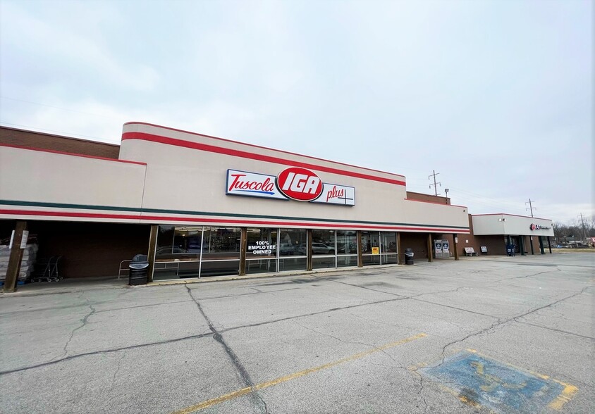 Primary Photo Of 605 E Southline Rd, Tuscola Supermarket For Lease