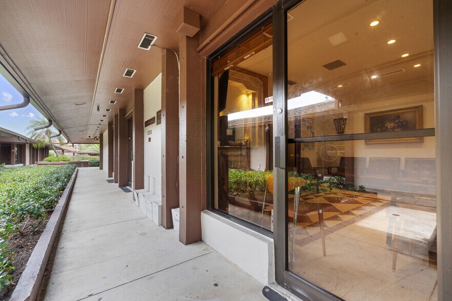 More Photos Of 8525 SW 92nd St, Miami Office For Sale