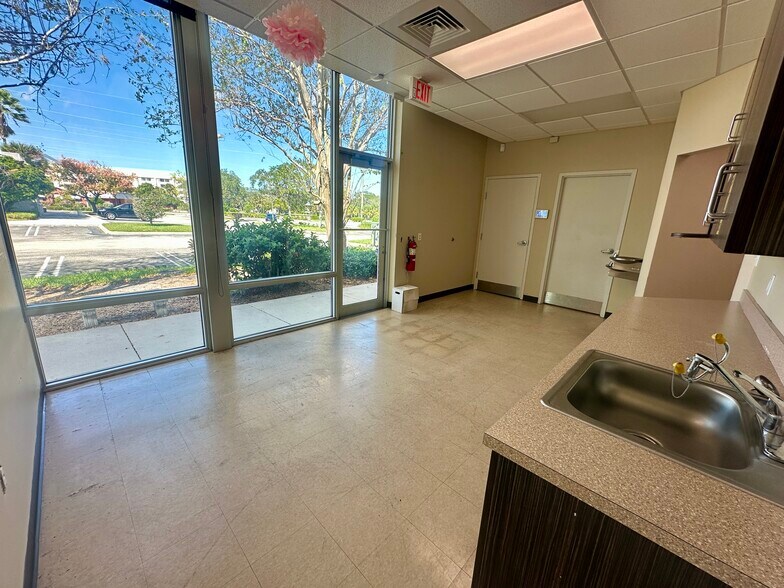 More Photos Of 10244 S US HWY 1, Port Saint Lucie Freestanding For Lease