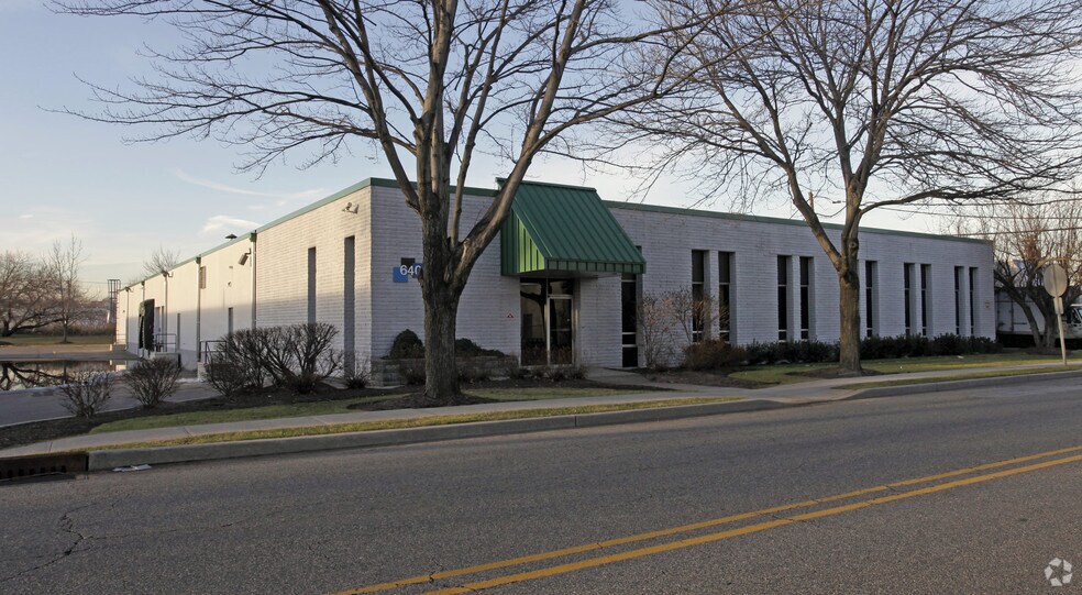 More Photos Of 525 Dell Rd, Carlstadt Unknown For Lease