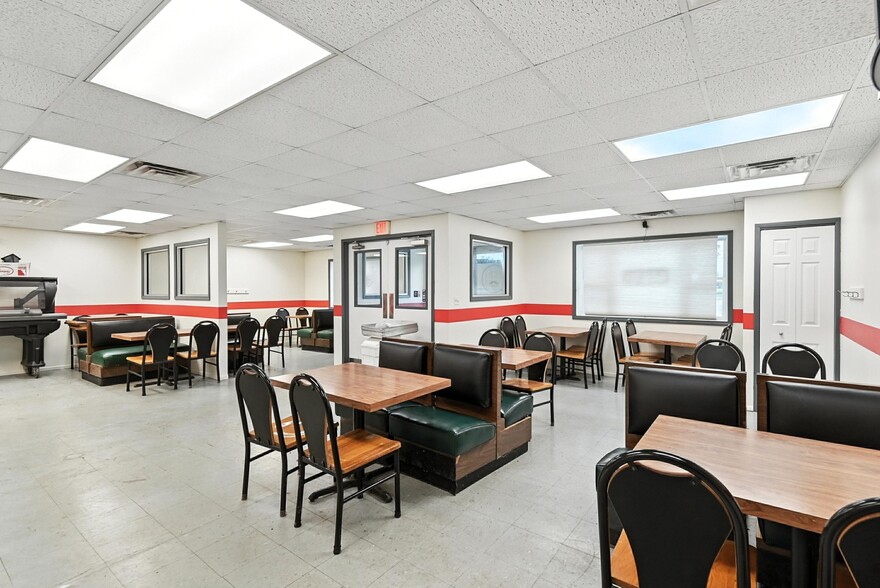 More Photos Of 325 E Center St, Bellevue Restaurant For Sale