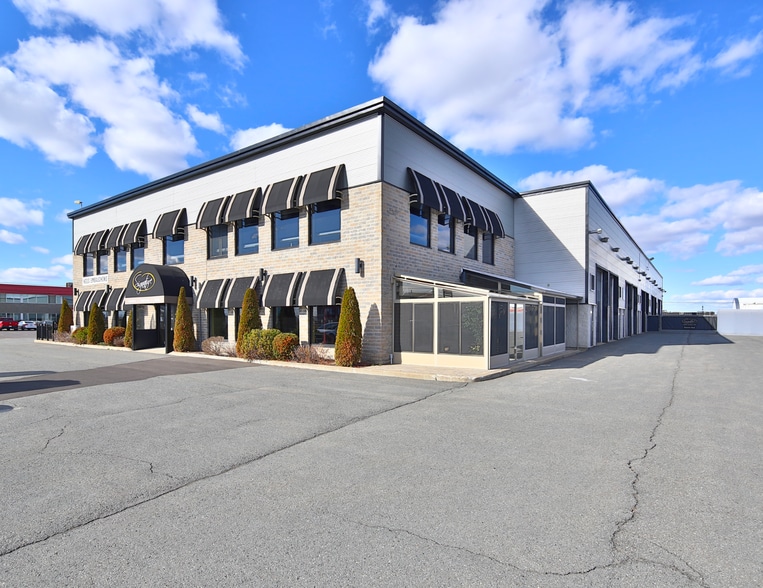 Primary Photo Of 1015 Boul Lionel-Boulet, Varennes Warehouse For Lease