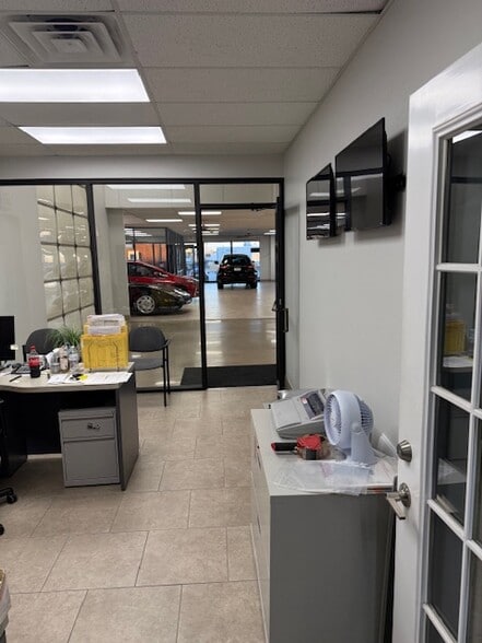 More Photos Of 7682 E 46th Pl, Tulsa Auto Dealership For Lease