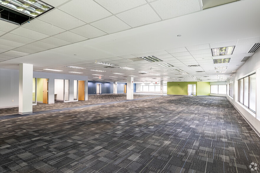 More Photos Of 2 Gateway Blvd, East Granby Office For Lease