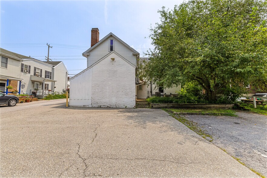 More Photos Of 410 Main St, Reisterstown Medical For Lease