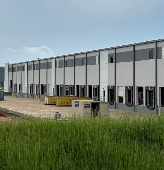 More Photos Of 1120 Woods Chapel Rd, Duncan Warehouse For Lease