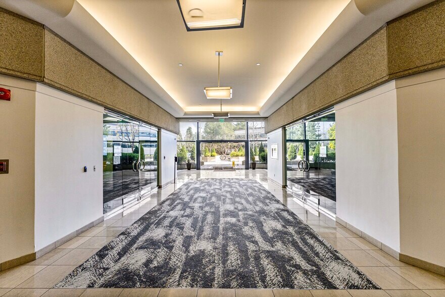 More Photos Of 21900 Burbank, Woodland Hills Office For Lease