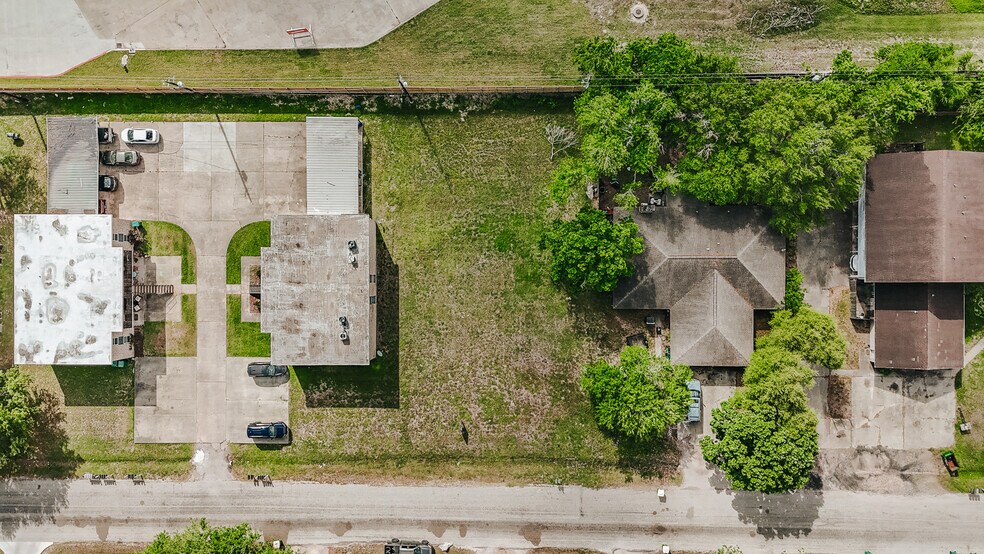 More Photos Of 902 Simpson Rd, Victoria Land For Sale